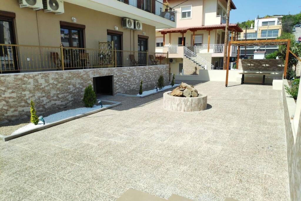 Theasis 5 Luxury Studio With Sea View 네오스마르마라스 외부 사진