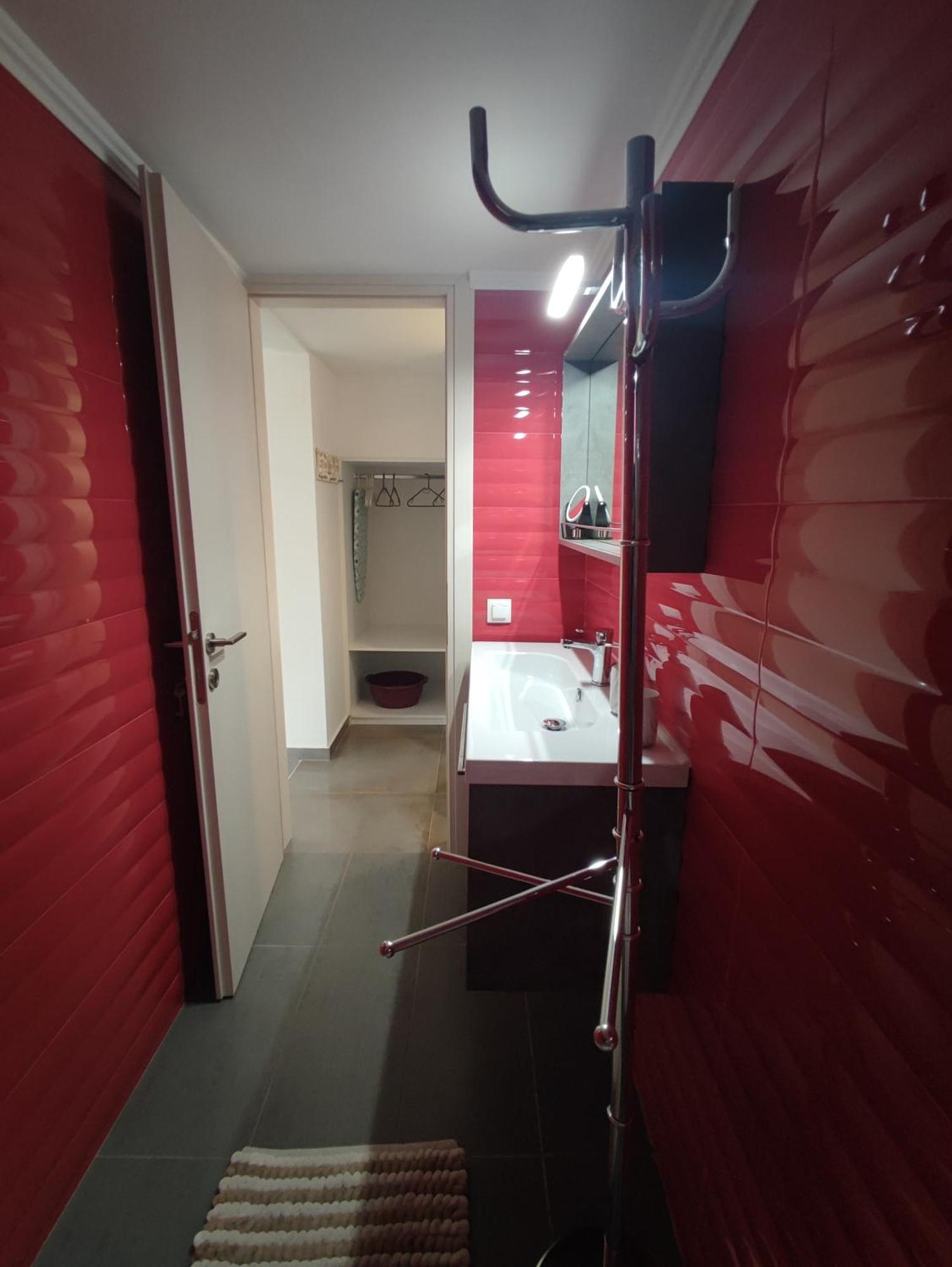 Theasis 5 Luxury Studio With Sea View 네오스마르마라스 외부 사진