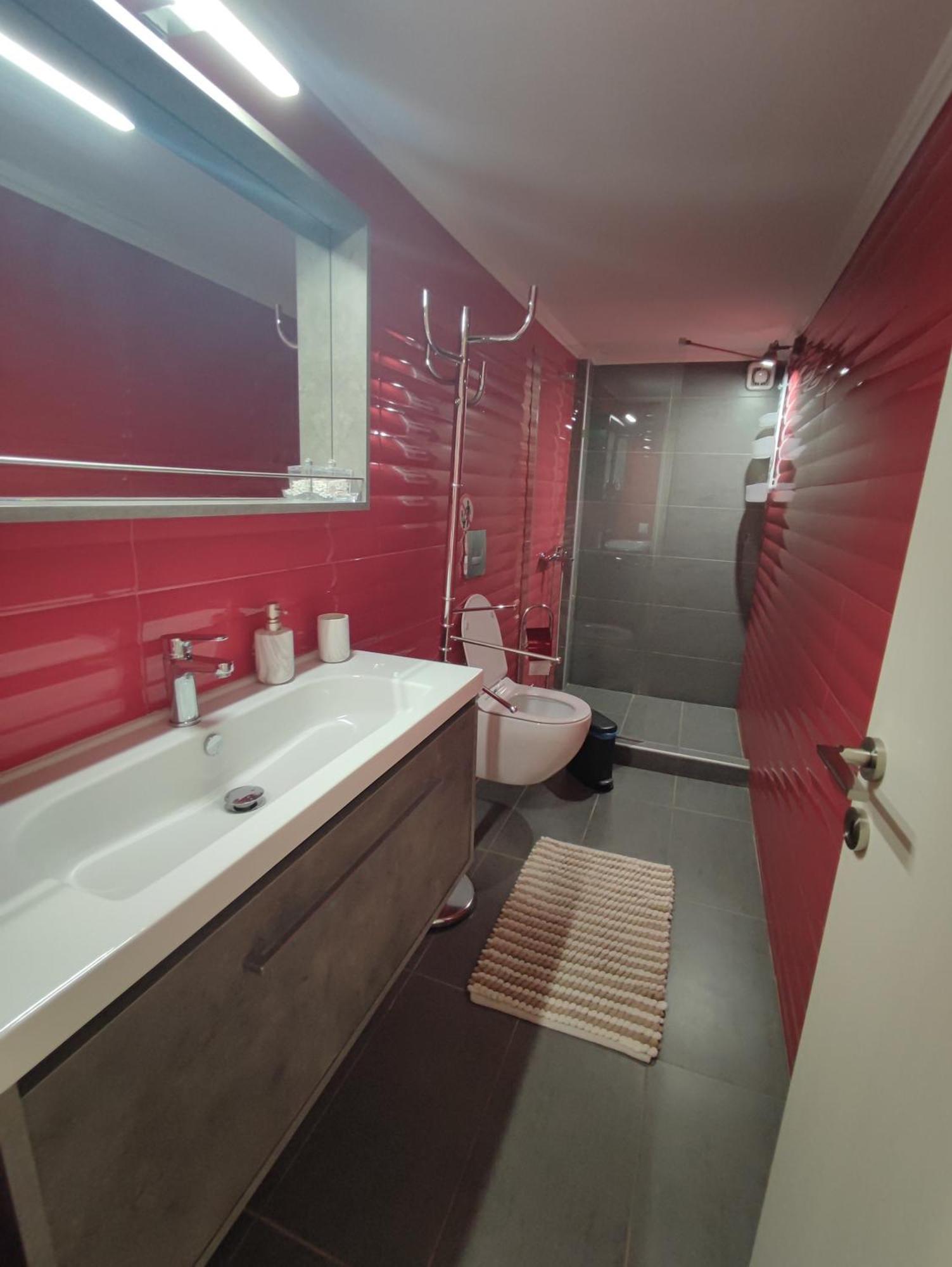 Theasis 5 Luxury Studio With Sea View 네오스마르마라스 외부 사진